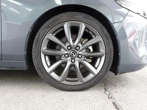 Mazda MAZDA3 Fastback