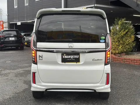 Honda N-BOX Custom