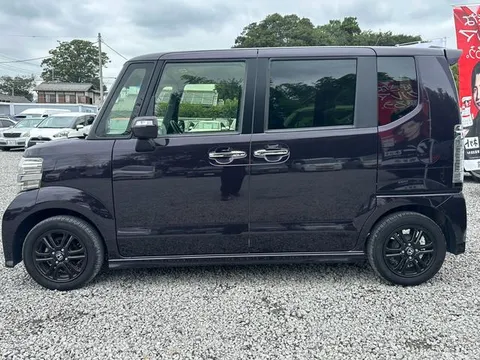 Honda N-BOX Custom