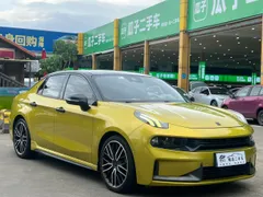 Lynk & Co 03