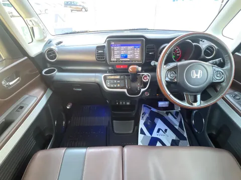Honda N-BOX Slash