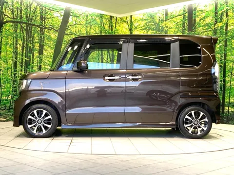 Honda N-BOX Custom