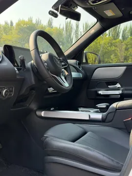 Mercedes-Benz Mercedes-Benz GLB