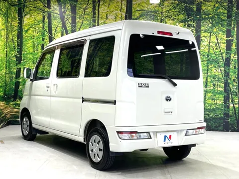 Toyota Pixis Van