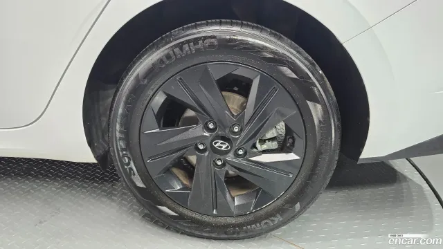 Hyundai Elantra (Avante)