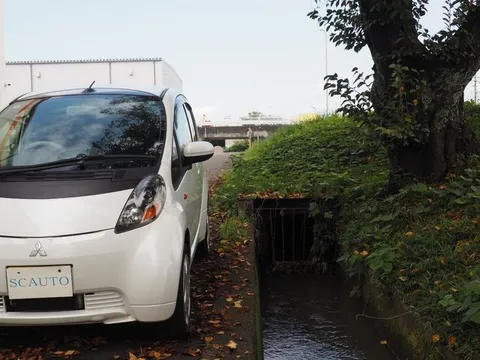 Mitsubishi I
