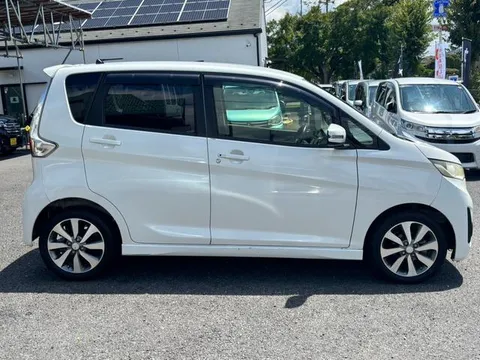 Mitsubishi eK Custom