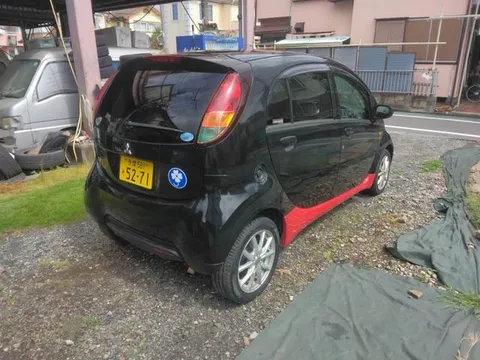 Mitsubishi I