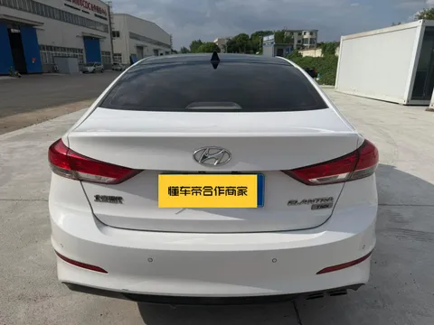 Hyundai Elantra (Avante)