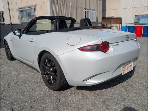 Mazda MX-5 (Roadster)