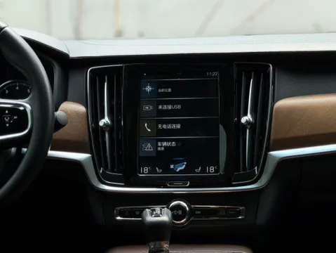 Volvo S90