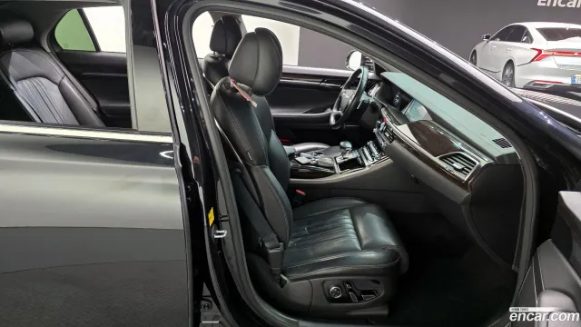 Genesis G90 (EQ900)