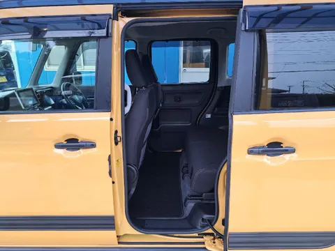Suzuki Spacia Gear