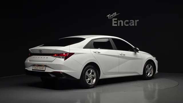 Hyundai Elantra (Avante)