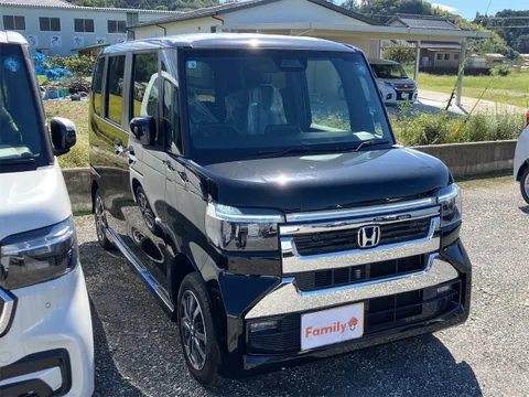 Honda N-BOX Custom