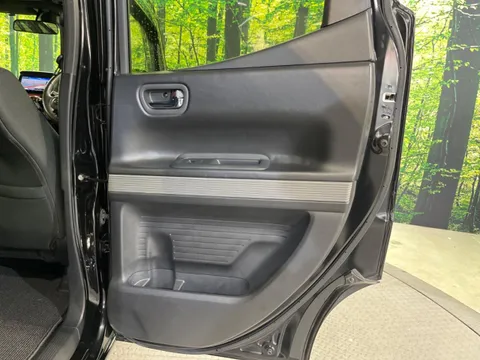 Honda N-BOX Slash