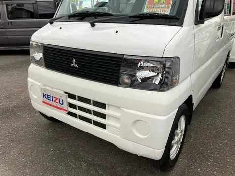 Mitsubishi Minicab Van
