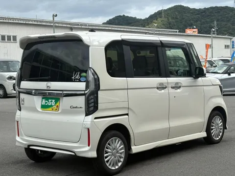 Honda N-BOX Custom