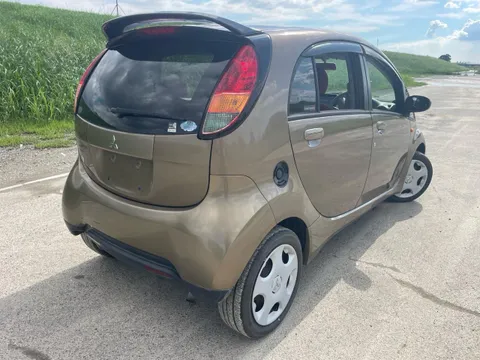 Mitsubishi I
