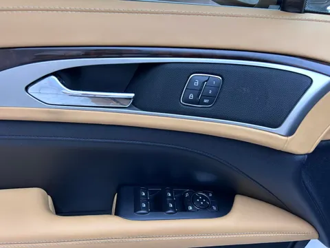 Lincoln MKZ