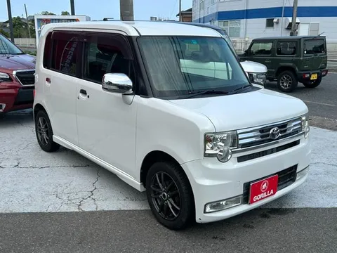 Toyota Pixis Space