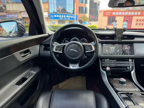 Jaguar XFL