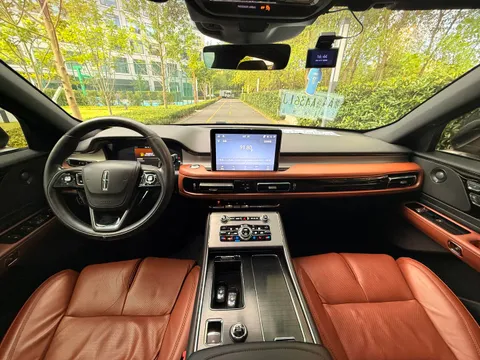 Lincoln Aviator