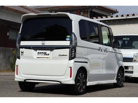 Honda N-BOX Custom