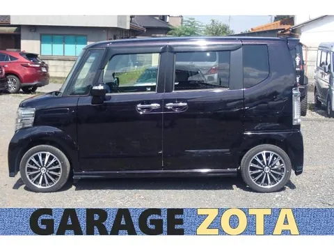 Honda N-BOX Custom