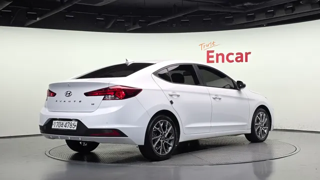 Hyundai Elantra (Avante)