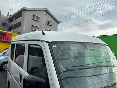 Nissan Clipper Van