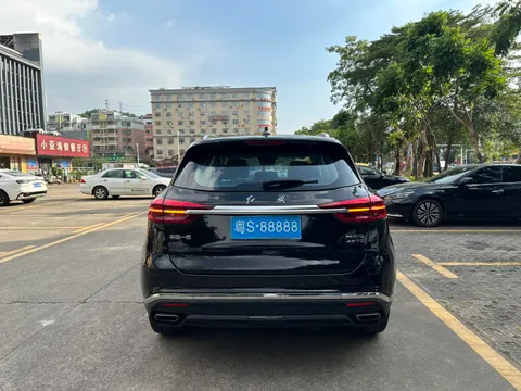 Hongqi HS5
