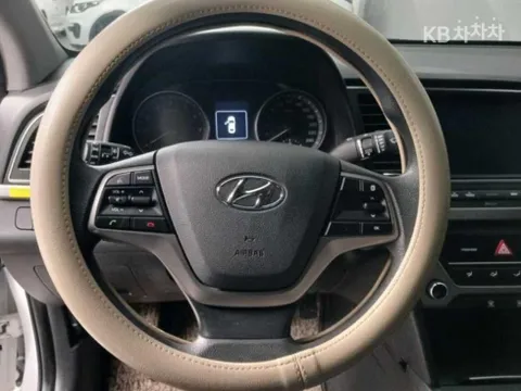 Hyundai Elantra (Avante)