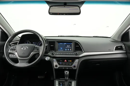 Hyundai Elantra (Avante)