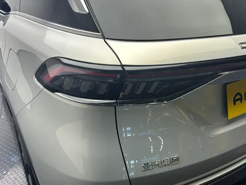BAIC X7