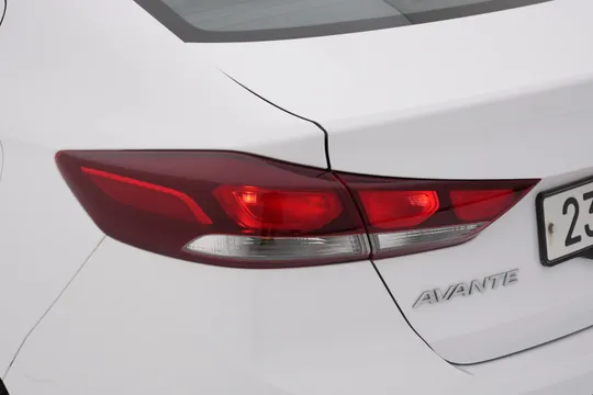 Hyundai Elantra (Avante)