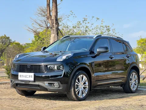 Lynk & Co 01