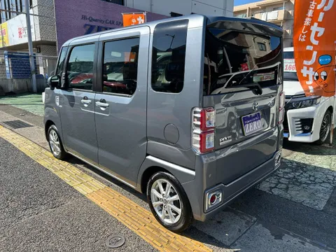 Toyota Pixis Mega