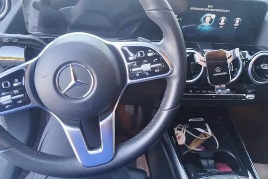 Mercedes-Benz Mercedes-Benz GLA
