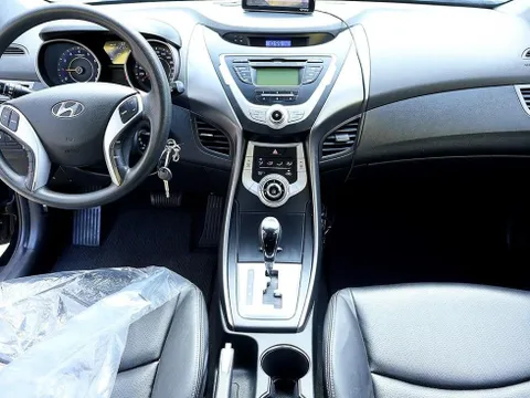 Hyundai Elantra (Avante)
