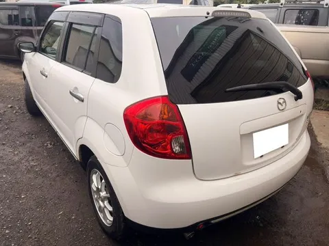 Mazda Verisa