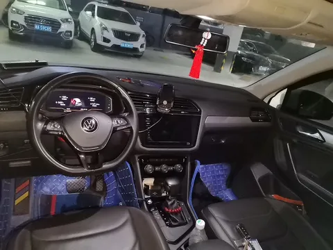 Volkswagen Tiguan L