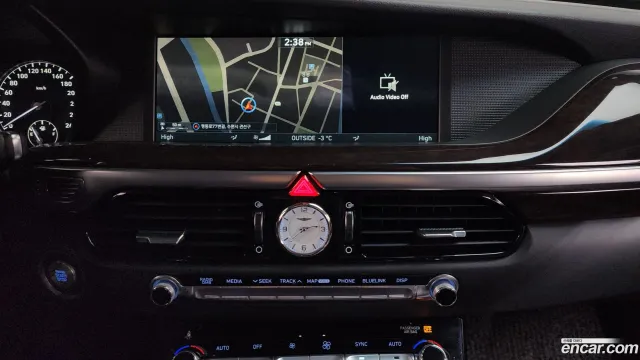Genesis G90 (EQ900)