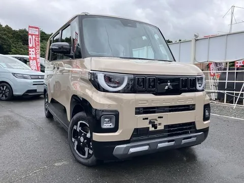 Mitsubishi Delica Mini