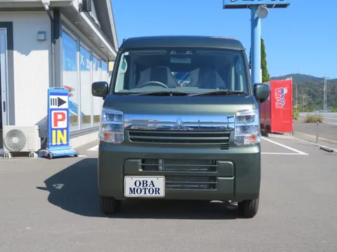 Mitsubishi Minicab Van