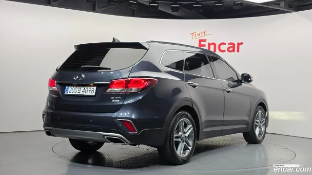Hyundai Grand Santa Fe (Maxcruz)