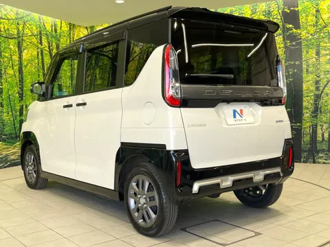 Mitsubishi Delica Mini