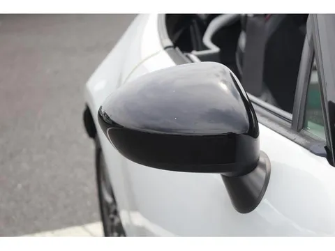 Mazda MX-5 (Roadster)