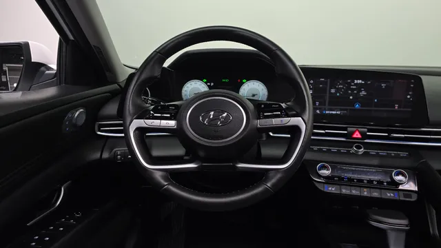 Hyundai Elantra (Avante)