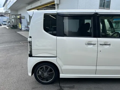 Honda N-BOX Custom